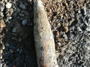 La Ertzaintza desactiva un obús de la Guerra Civil hallado en Galdakao, Bilbao La Ertzaintza desactiva un obús de la Guerra Civil hallado en Galdakao, Bilbao