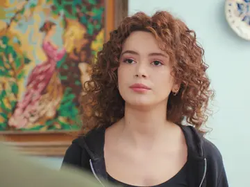 Sirin encuentra la excusa perfecta para romper con Emre Sirin encuentra la excusa perfecta para romper con Emre