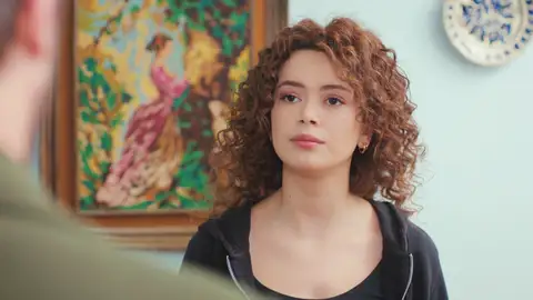 Sirin encuentra la excusa perfecta para romper con Emre Sirin encuentra la excusa perfecta para romper con Emre