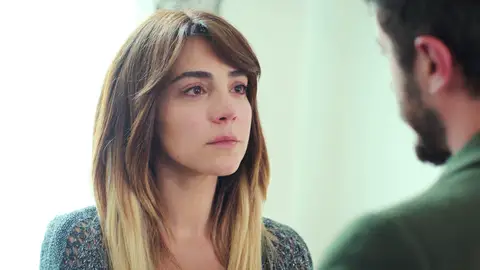 Ceyda y Emre, cara a cara: alta tensión cuando la verdad sale a la luz Ceyda y Emre, cara a cara: alta tensión cuando la verdad sale a la luz