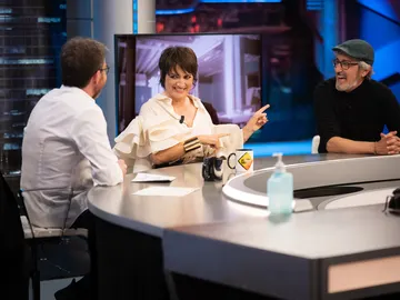 ¡Vuelta al pasado en 'El Hormiguero 3.0'! Sílvia Abril y David Fernández recuerdan a La niña de Shrek y al Chikilicuatre ¡Vuelta al pasado en 'El Hormiguero 3.0'! Sílvia Abril y David Fernández recuerdan a La niña de Shrek y al Chikilicuatre