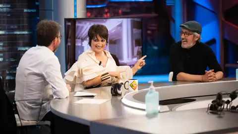 ¡Vuelta al pasado en 'El Hormiguero 3.0'! Sílvia Abril y David Fernández recuerdan a La niña de Shrek y al Chikilicuatre ¡Vuelta al pasado en 'El Hormiguero 3.0'! Sílvia Abril y David Fernández recuerdan a La niña de Shrek y al Chikilicuatre