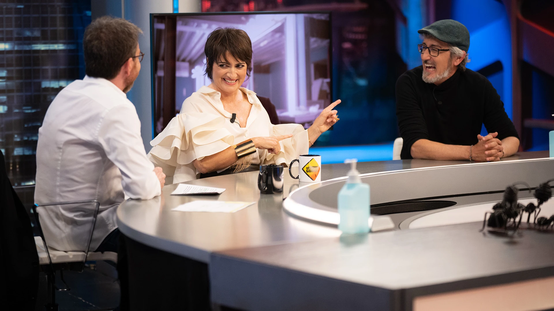 ¡Vuelta al pasado en 'El Hormiguero 3.0'! Sílvia Abril y David Fernández recuerdan a La niña de Shrek y al Chikilicuatre ¡Vuelta al pasado en 'El Hormiguero 3.0'! Sílvia Abril y David Fernández recuerdan a La niña de Shrek y al Chikilicuatre