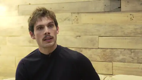 Pol Hermoso da vida al personaje de Rubén Entrerríos en ‘Alba’: “Los Entrerríos viven en un mundo que no es real” Pol Hermoso da vida al personaje de Rubén Entrerríos en ‘Alba’: “Los Entrerríos viven en un mundo que no es real”