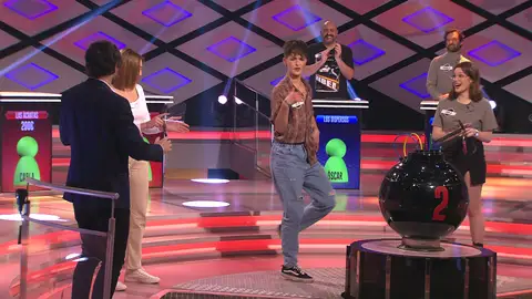 ¡Qué ritmazo! Julia, de ‘Las ácratas’, deja boquiabiertos a todos en ‘¡Boom!’ con su baile urbano ¡Qué ritmazo! Julia, de ‘Las ácratas’, deja boquiabiertos a todos en ‘¡Boom!’ con su baile urbano