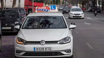 Un coche de autoescuela Un coche de autoescuela