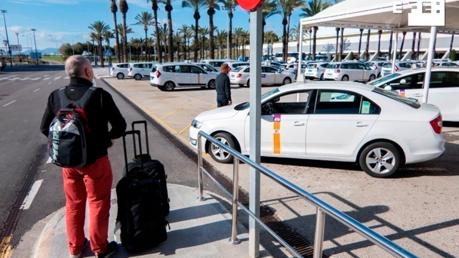 Las 3 incoherencias de la Semana Santa que permite a los españoles viajar a otras comunidades si pasamos por el extranjero 