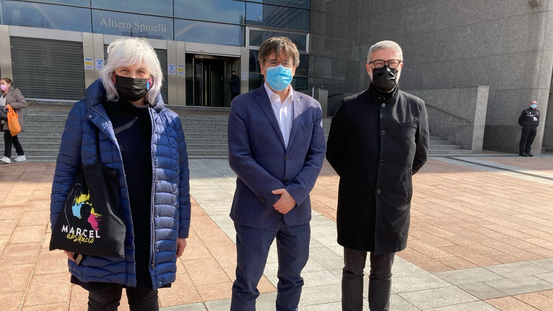 La CUP se reúne con Carles Puigdemont en Bruselas tras llegar a un acuerdo con ERC para la investidura La CUP se reúne con Carles Puigdemont en Bruselas tras llegar a un acuerdo con ERC para la investidura