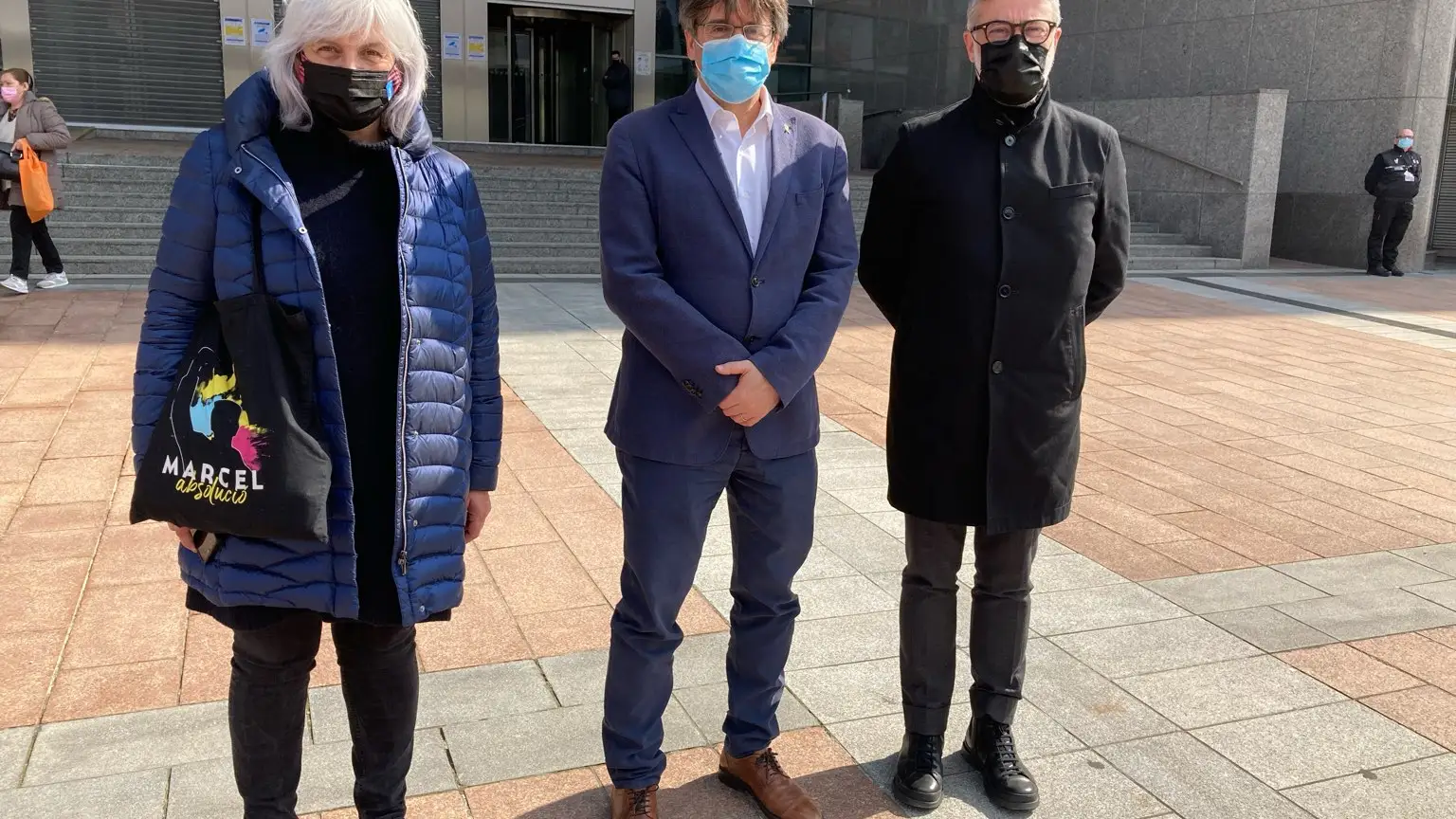 La CUP se reúne con Carles Puigdemont en Bruselas tras llegar a un acuerdo con ERC para la investidura La CUP se reúne con Carles Puigdemont en Bruselas tras llegar a un acuerdo con ERC para la investidura