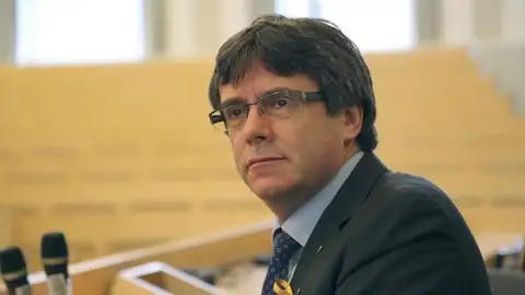 Efemérides de hoy 25 de marzo de 2021: Carles Puigdemont detenido en Alemania Efemérides de hoy 25 de marzo de 2021: Carles Puigdemont detenido en Alemania