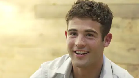 Jason Fernández interpreta a Hugo Roig en ‘Alba’: “Es un personaje que trae varios problemas” Jason Fernández interpreta a Hugo Roig en ‘Alba’: “Es un personaje que trae varios problemas”