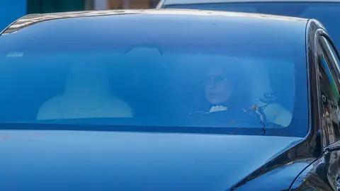 Raquel Perera, con su coche de alta gama Raquel Perera, con su coche de alta gama