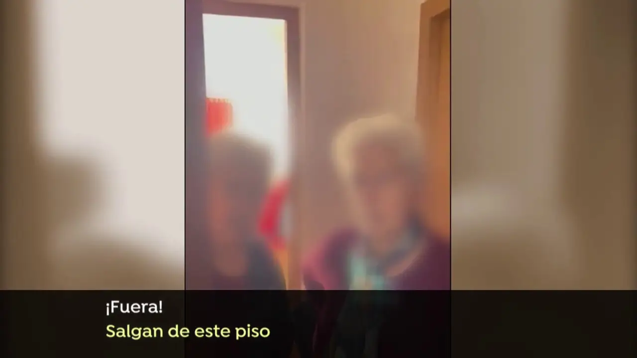 Así son las 'yayaokupas' de Fuengirola: Cuidan la casa a su nieto okupa hasta que regrese