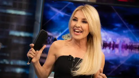 Cayetana Guillén-Cuervo desvela un gran secreto oculto: "Soy adicta a mi cepillo" Cayetana Guillén-Cuervo desvela un gran secreto oculto: "Soy adicta a mi cepillo"