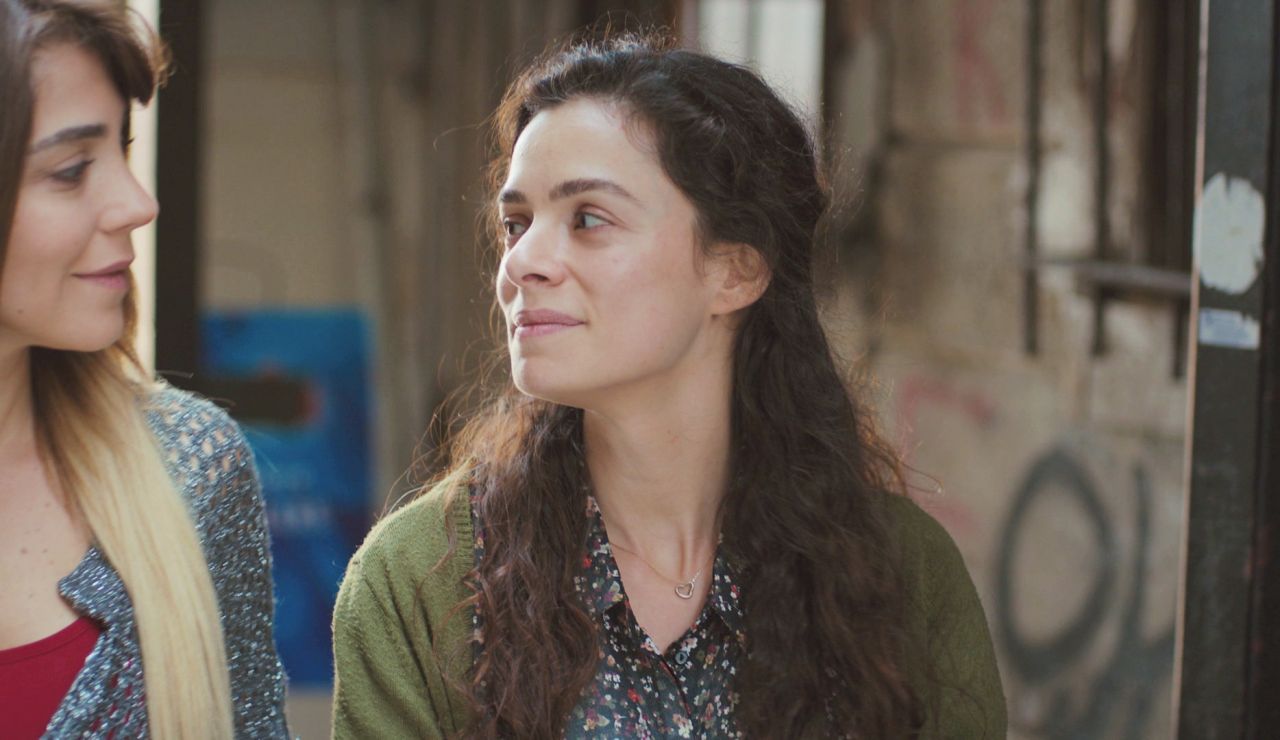 Bahar desnuda su corazón con Ceyda: ¿Qué siente realmente por Sarp y por Arif?