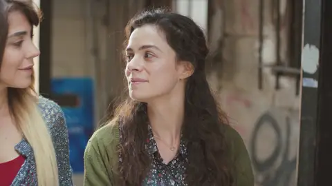 Bahar desnuda su corazón con Ceyda: ¿Qué siente realmente por Sarp y por Arif? Bahar desnuda su corazón con Ceyda: ¿Qué siente realmente por Sarp y por Arif?