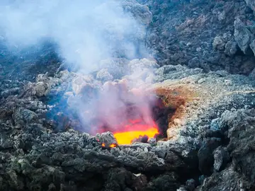 El volcán Etna entra en erupción El volcán Etna entra en erupción
