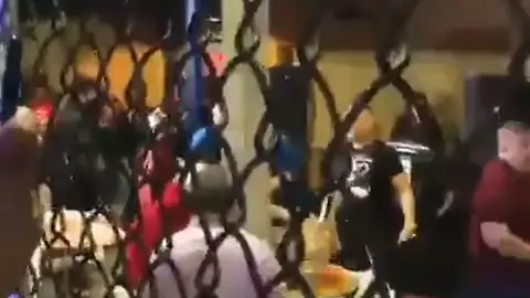 Pánico en un evento de la MMA en Florida cuando un hombre saca un arma y dispara en plena batalla campal Pánico en un evento de la MMA en Florida cuando un hombre saca un arma y dispara en plena batalla campal