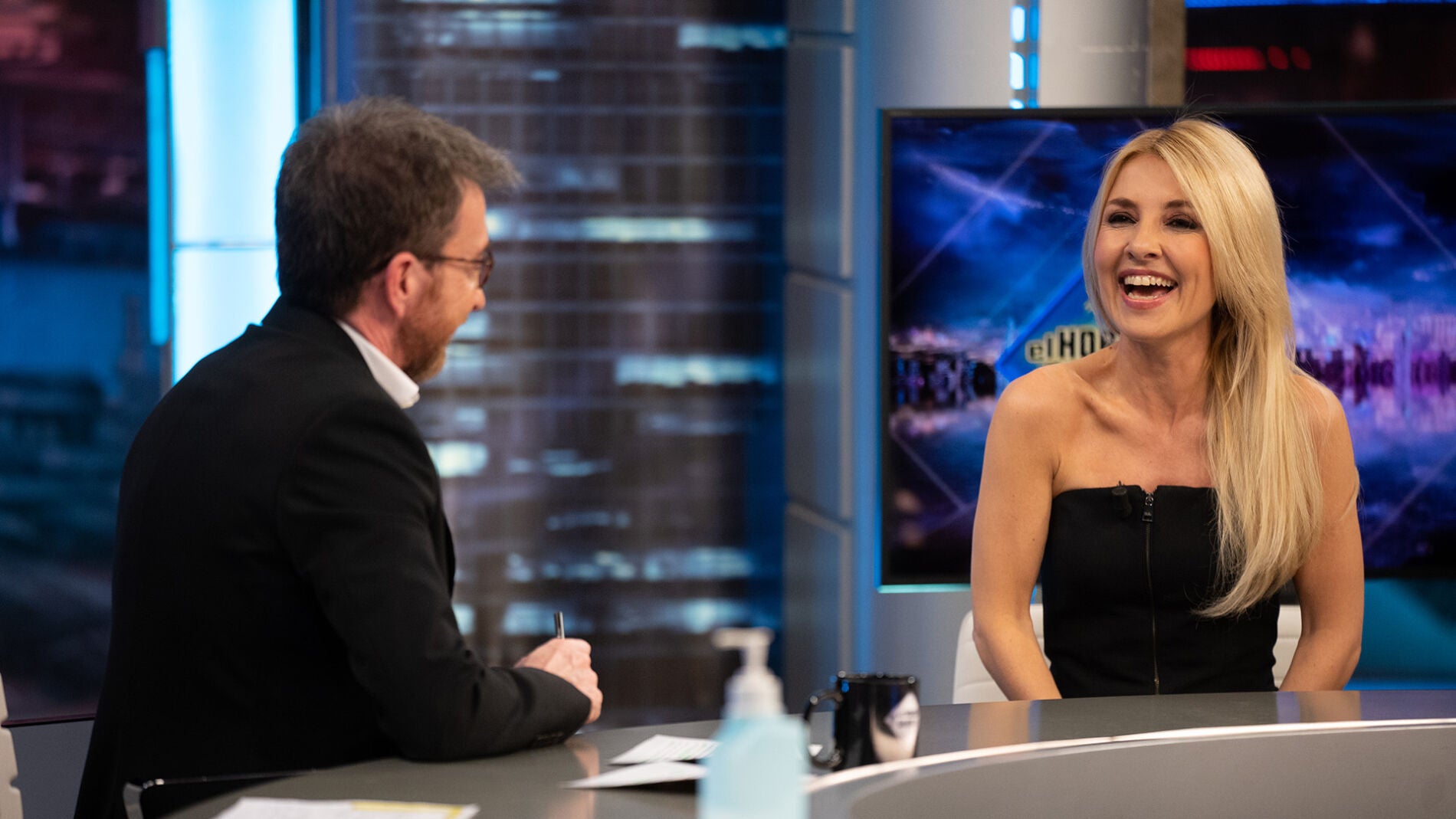 &iquest;Le comi&oacute; Cayetana Guill&eacute;n-Cuervo una teta a Antonio Resines? La actriz lo aclara en 'El Hormiguero 3.0'