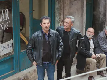 Arif alquila un piso sin sospechar… ¡que es para Sarp! Arif alquila un piso sin sospechar… ¡que es para Sarp!