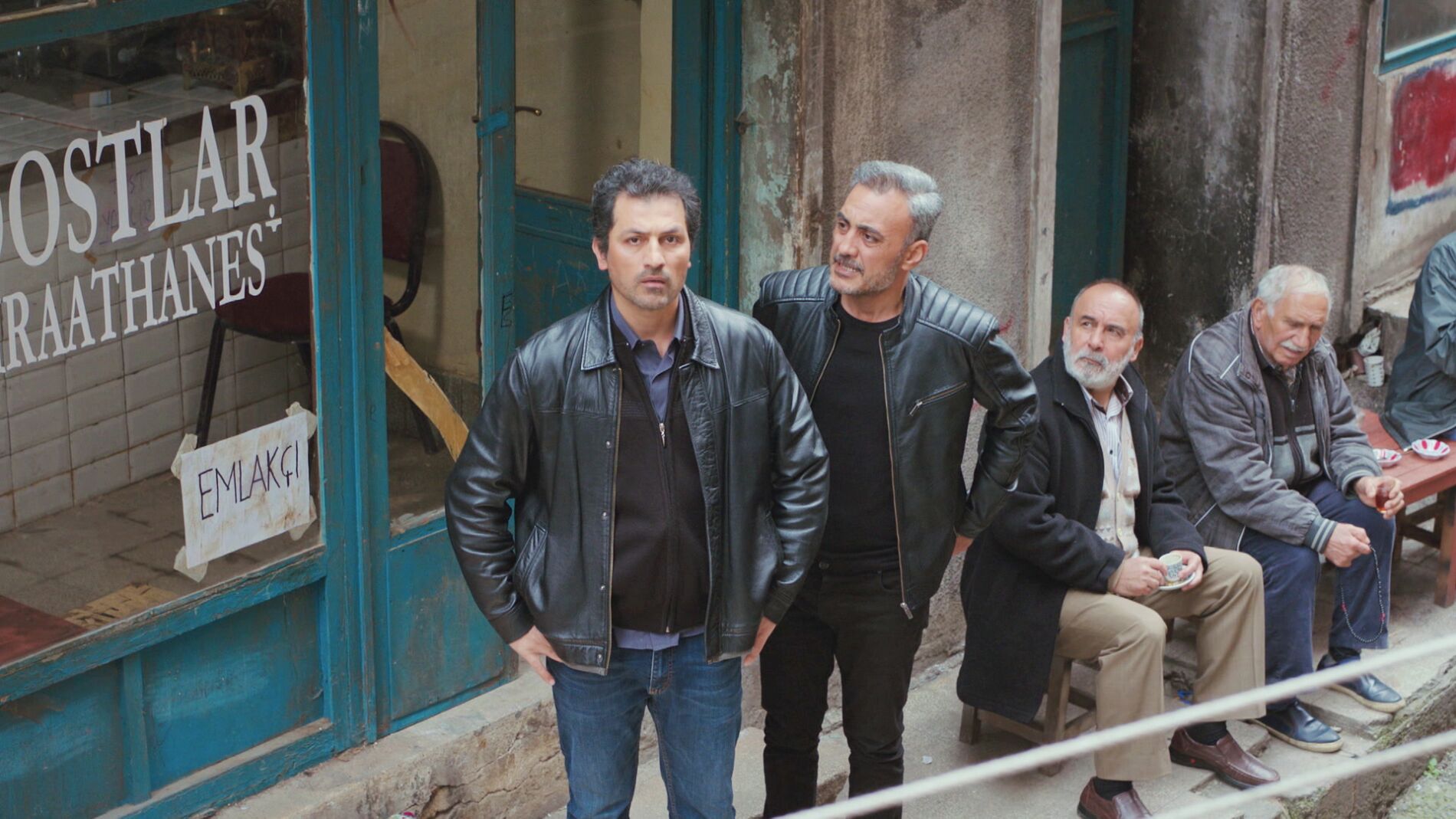 Arif alquila un piso sin sospechar&hellip; &iexcl;que es para Sarp! 