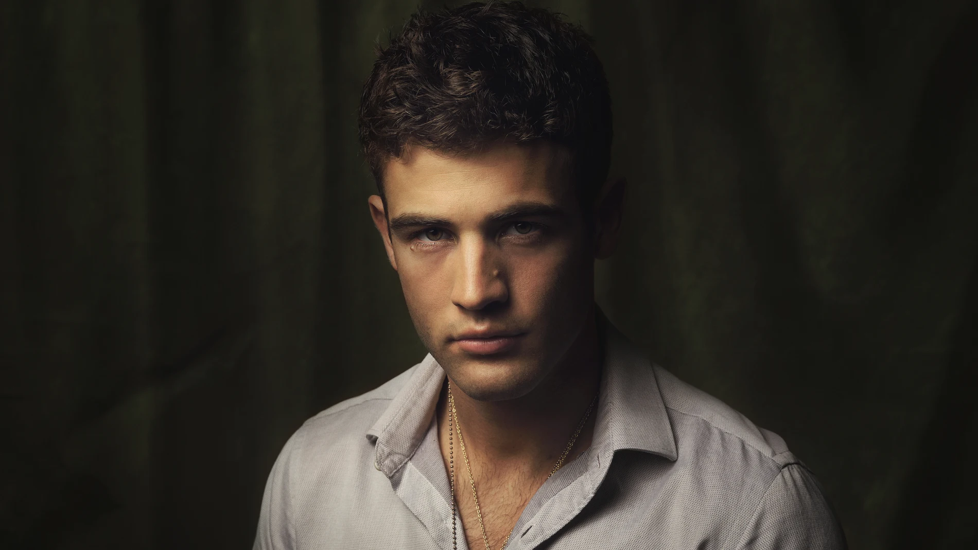 Jason Fernández es Hugo en 'Alba'