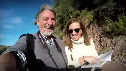 El emotivo vídeo de la Comunidad Valenciana para pedir que no haya visitas en Semana Santa: "Pronto estaremos juntos" El emotivo vídeo de la Comunidad Valenciana para pedir que no haya visitas en Semana Santa: "Pronto estaremos juntos"