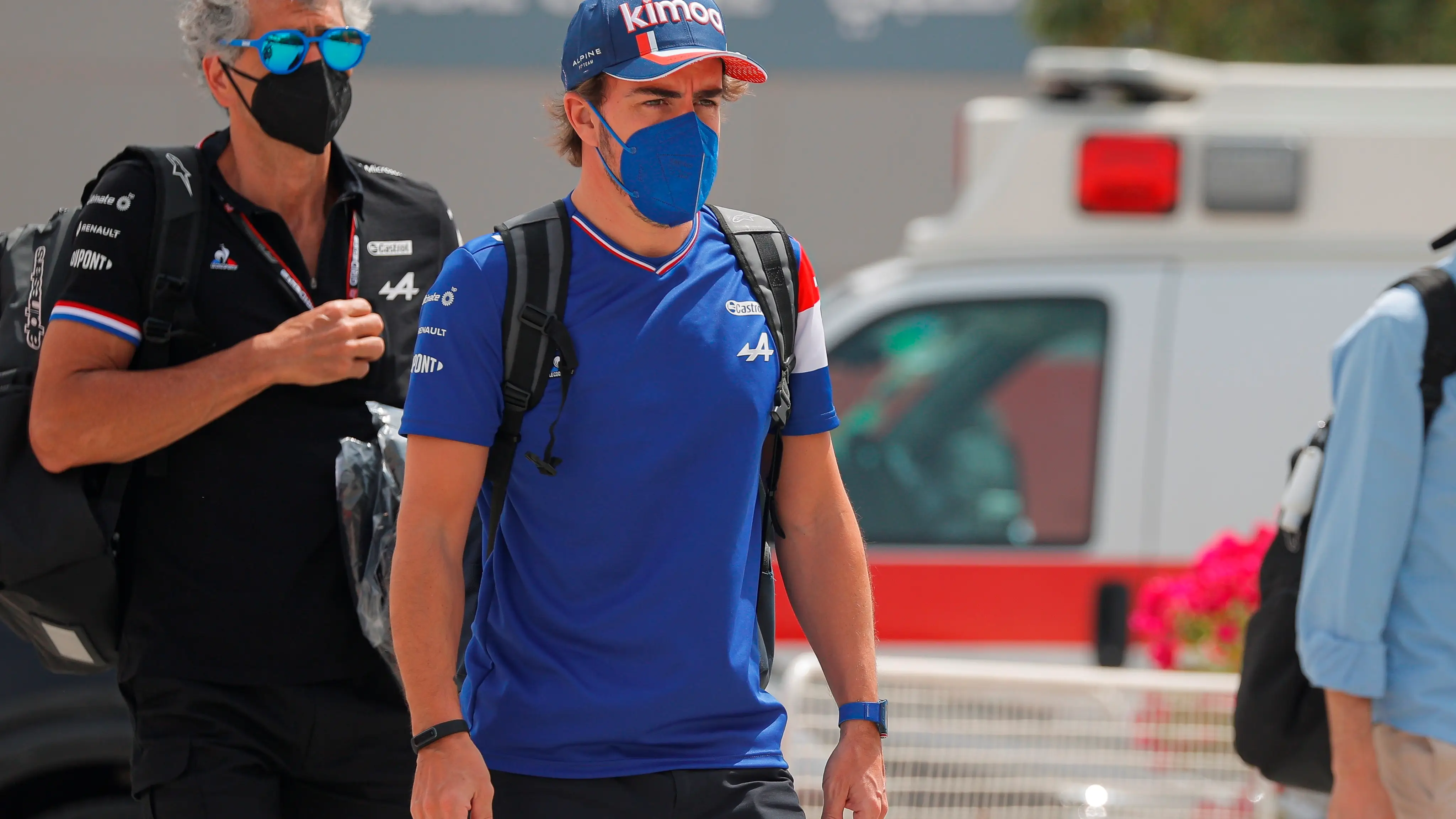 Fernando Alonso, a su llegada al trazado de Sakhir Fernando Alonso, a su llegada al trazado de Sakhir