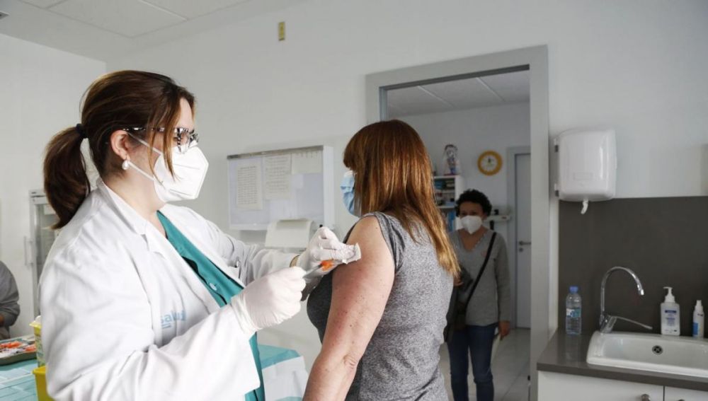 Vacunación en el centro de Salud de La Almozara