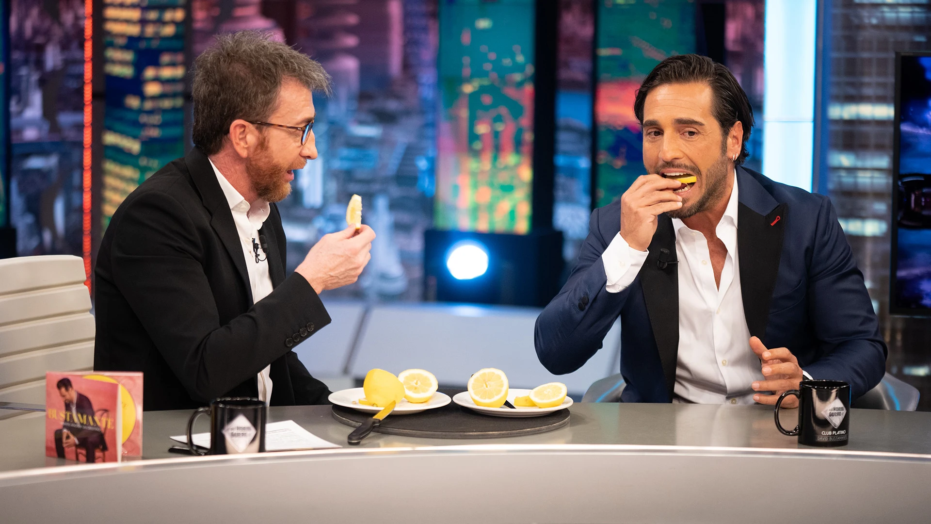 David Bustamante muestra a Pablo Motos su gran debilidad: comer limón con cáscara David Bustamante muestra a Pablo Motos su gran debilidad: comer limón con cáscara