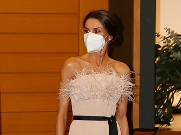 La reina Letizia durante la cena oficial en Andorra La reina Letizia durante la cena oficial en Andorra