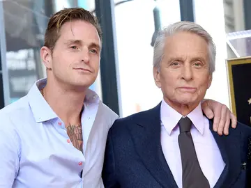 Cameron Douglas y Michael Douglas Cameron Douglas y Michael Douglas
