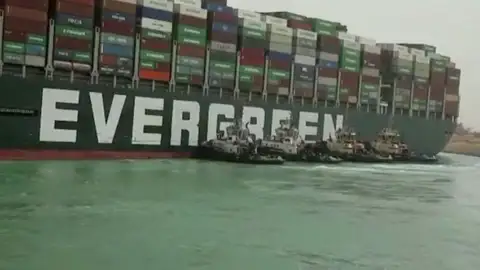 Barco encallado canal Suez Barco encallado canal Suez