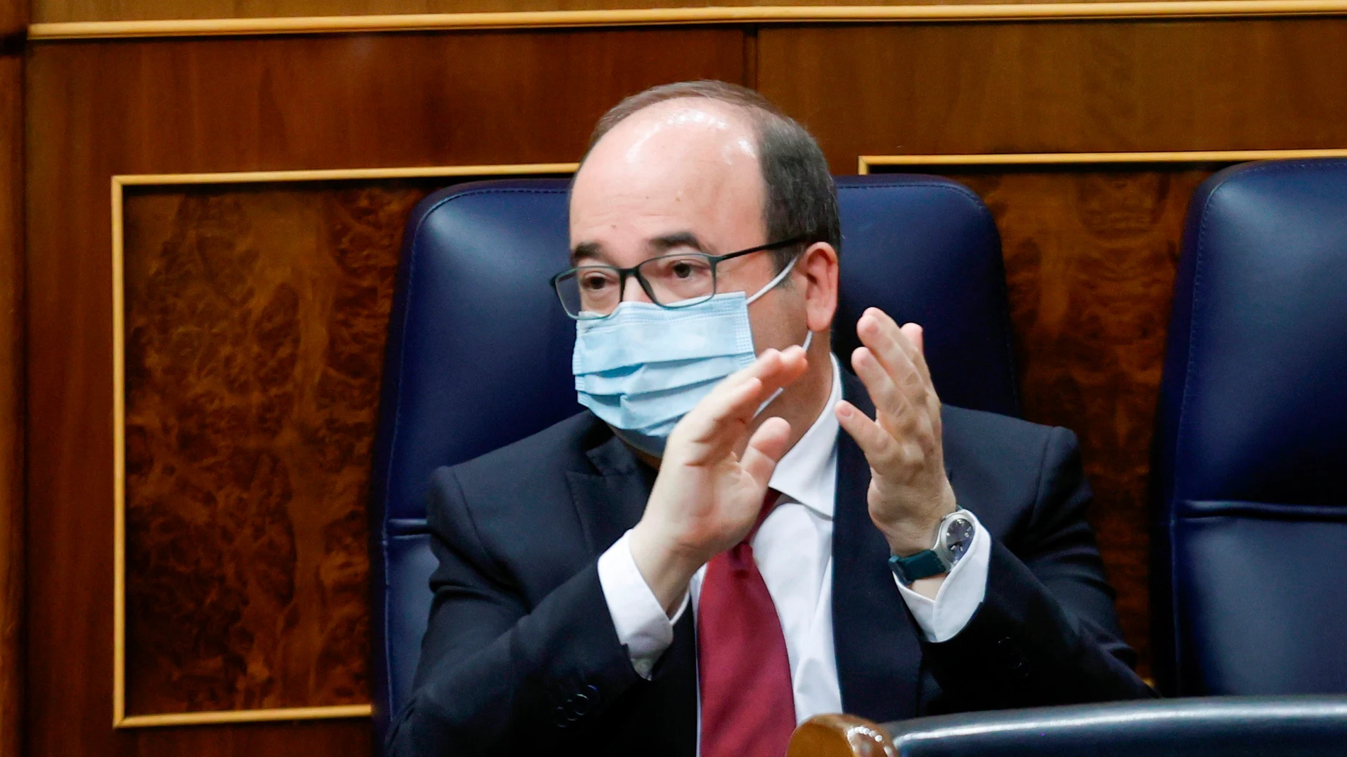Miquel Iceta, primer ministro en ser vacunado frente al coronavirus