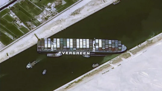 Barco encallado Canal Suez Barco encallado Canal Suez