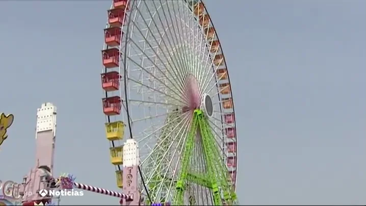 Abre Vive Park, un parque de atracciones situado en la calle del Infierno del recinto de la Feria de Abril