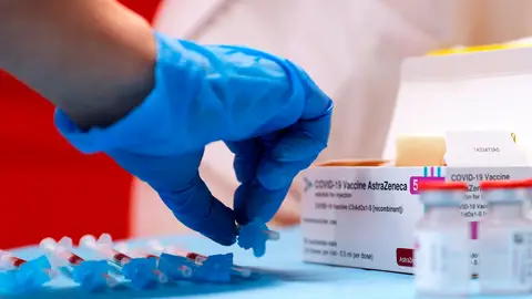 Castilla y León suspende la vacunación con Astrazeneca Vacuna AstraZeneca