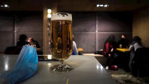 Sanidad recomienda el cierre del interior de la hostelería a partir de una incidencia de 150 casos Sanidad recomienda el cierre del interior de la hostelería a partir de una incidencia de 150 casos