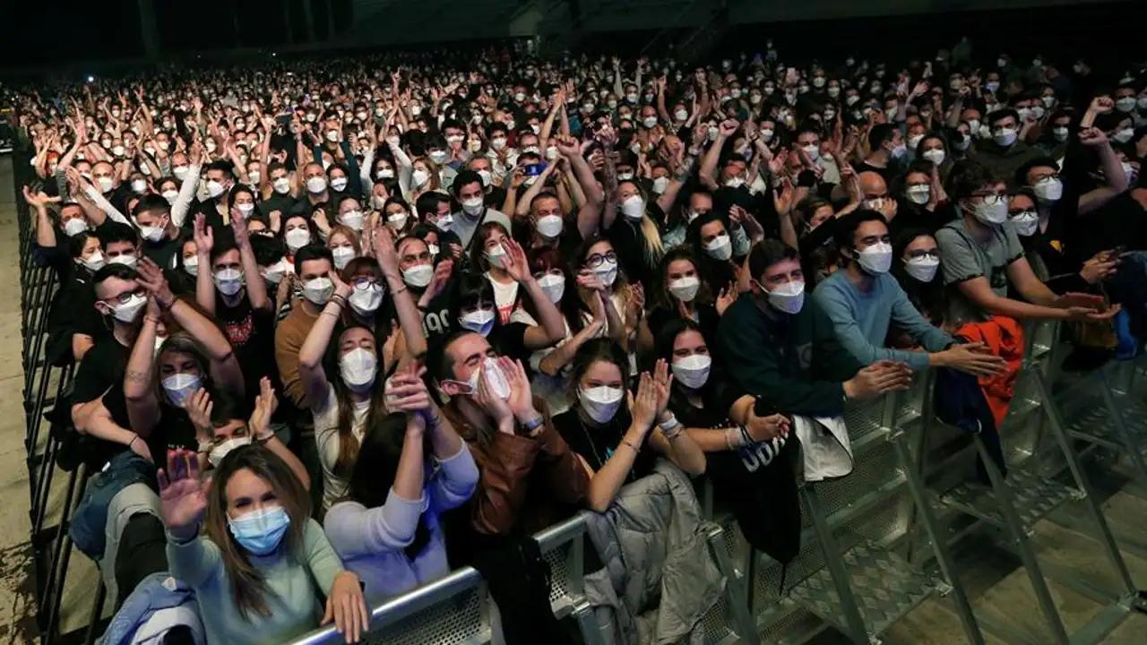 Las reflexiones de Josep María Llibre, el médico que autorizó el concierto de Love of Lesbian con 5.000 asistentes