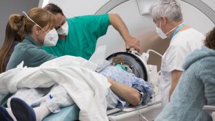 M&aacute;quina de ultrasonidos para tratar el p&aacute;rkinson 