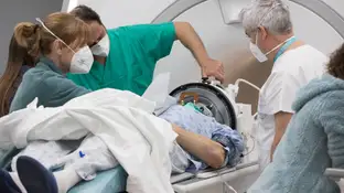 Máquina de ultrasonidos para tratar el párkinson Máquina de ultrasonidos para tratar el párkinson