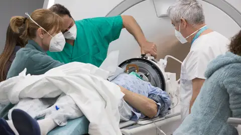 Máquina de ultrasonidos para tratar el párkinson Máquina de ultrasonidos para tratar el párkinson