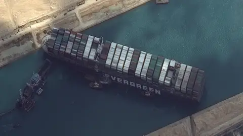 El canal de Suez, bloqueado El canal de Suez, bloqueado