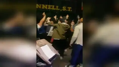 Las indignantes imágenes de las fiestas nocturnas mientras aumentan los casos de coronavirus en España Las indignantes imágenes de las fiestas nocturnas mientras aumentan los casos de coronavirus en España
