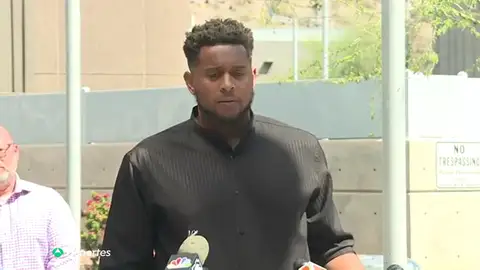 Justin Herron, jugador de la NFL, explicando qué hizo para salvar a la señora Justin Herron, jugador de la NFL, explicando qué hizo para salvar a la señora