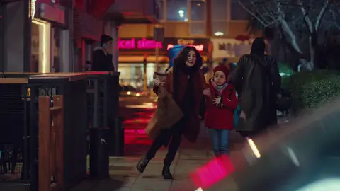 Asu y Öykü, detenidas en comisaría tras emborracharse Asu y Öykü, detenidas en comisaría tras emborracharse