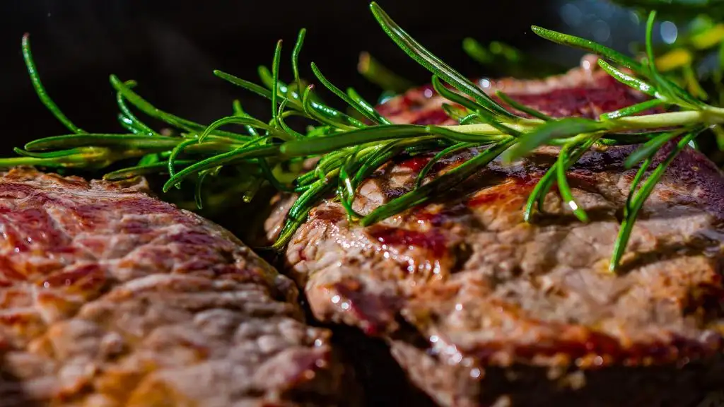 &iquest;Qu&eacute; d&iacute;as no se puede comer carne en Semana Santa y por qu&eacute;?
