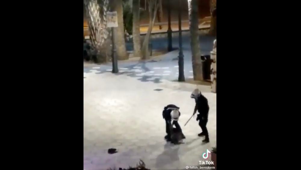 Imagen capturada de la actuación policial en Benidorm