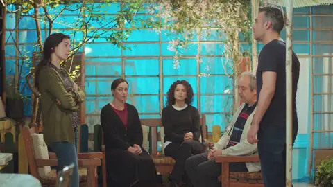 La noche más tensa: Bahar acusa a Sarp de mentir sobre su relación con Sirin La noche más tensa: Bahar acusa a Sarp de mentir sobre su relación con Sirin
