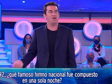 Arturo Valls se viene arriba con un himno nacional compuesto “en una sola noche” Arturo Valls se viene arriba con un himno nacional compuesto “en una sola noche”